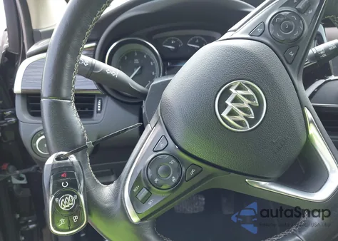 2017 Buick Envision Essence z USA, uszkodzony, nr VIN LRBFXDSA0HD152916